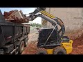 CARREGANDO CAMINHÃO COM MINI CARREGADEIRA NEW HOLLAND L320