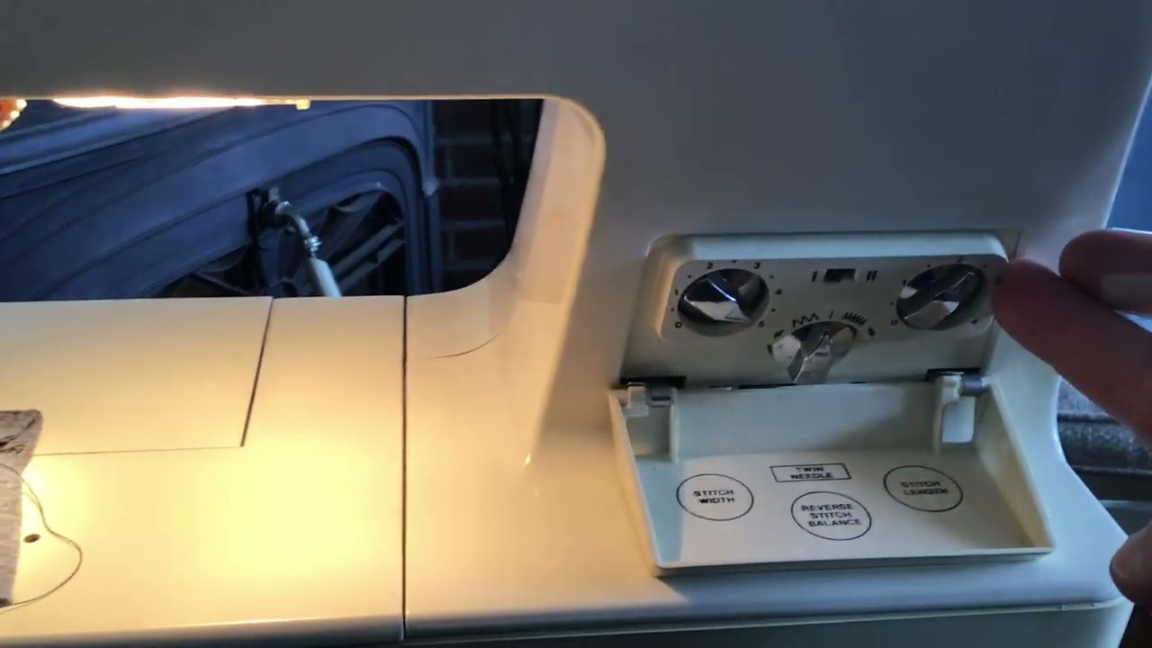 The First Electronic Sewing Machine! Vintage Singer Touch-tronic 2000