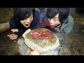 拾ってきた巨大石の上で肉を焼いてみた！！！