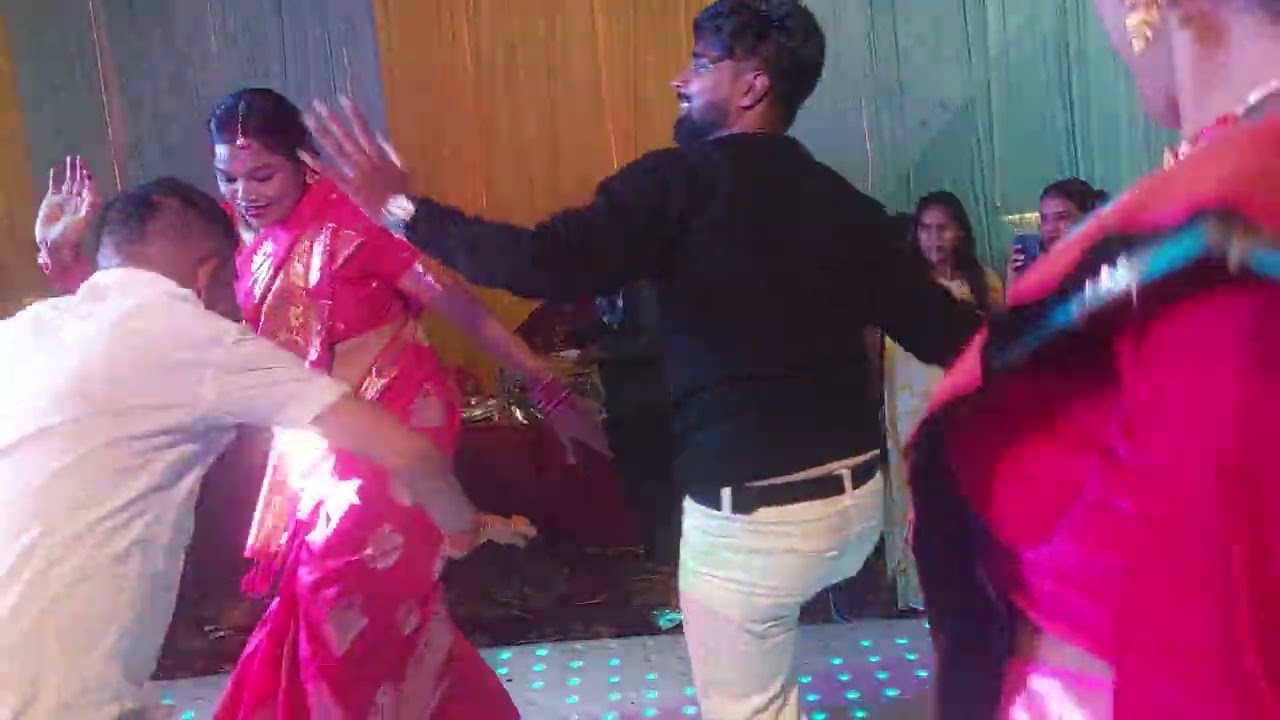 Bhai ke sadi me Bawaal Dance