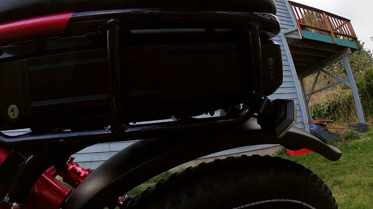 Ariel Rider - Grizzly - Close-Up 4K