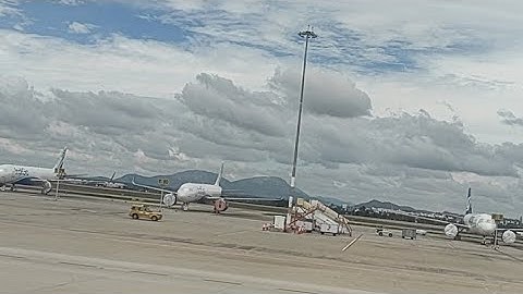 ✈️🛫 Full video of Sky to Ground landing #viralvideo #viral #areoplane #landing #airport #reels #yt 