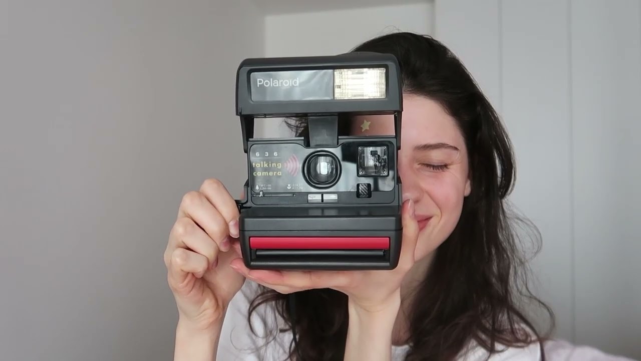 ポラロイドカメラ636  talking camera Polaroid 636 Talking Camera | Instant Camera Review - YouTube