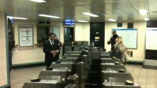 London Underground Ticket Hall screenshot 4