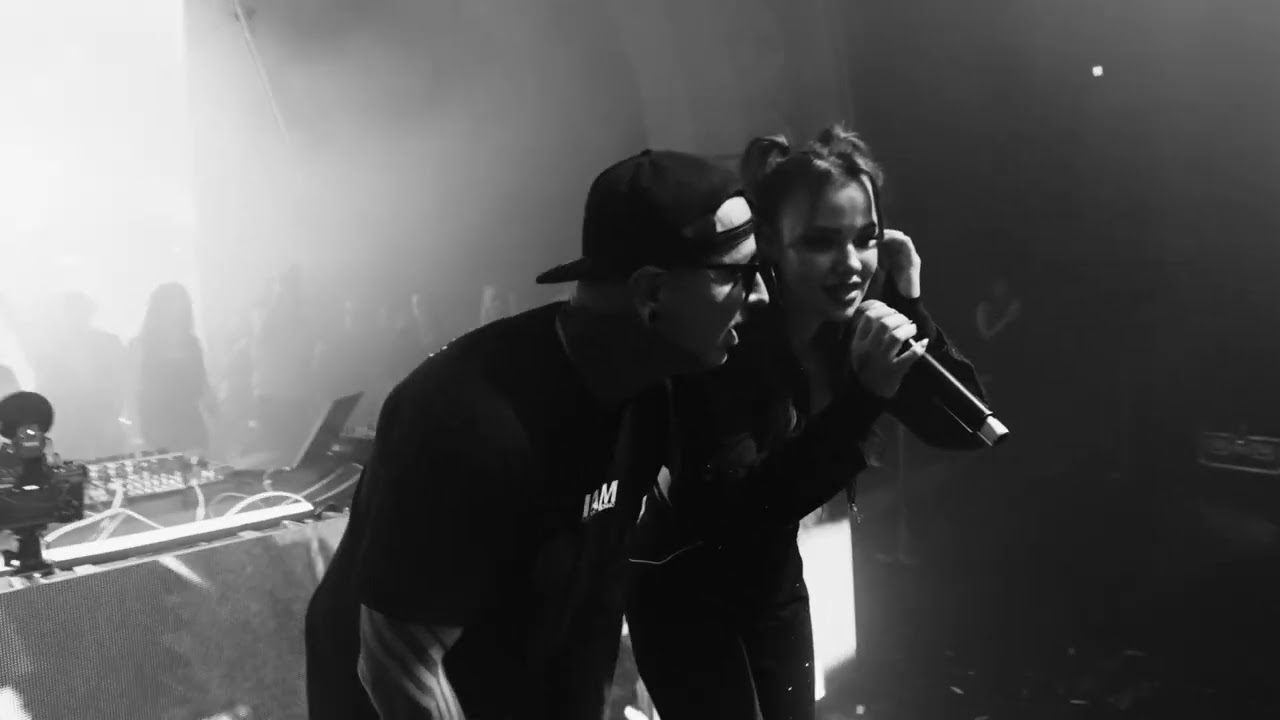 Alfred Heinrichs feat. Shari - Deeper Than Me