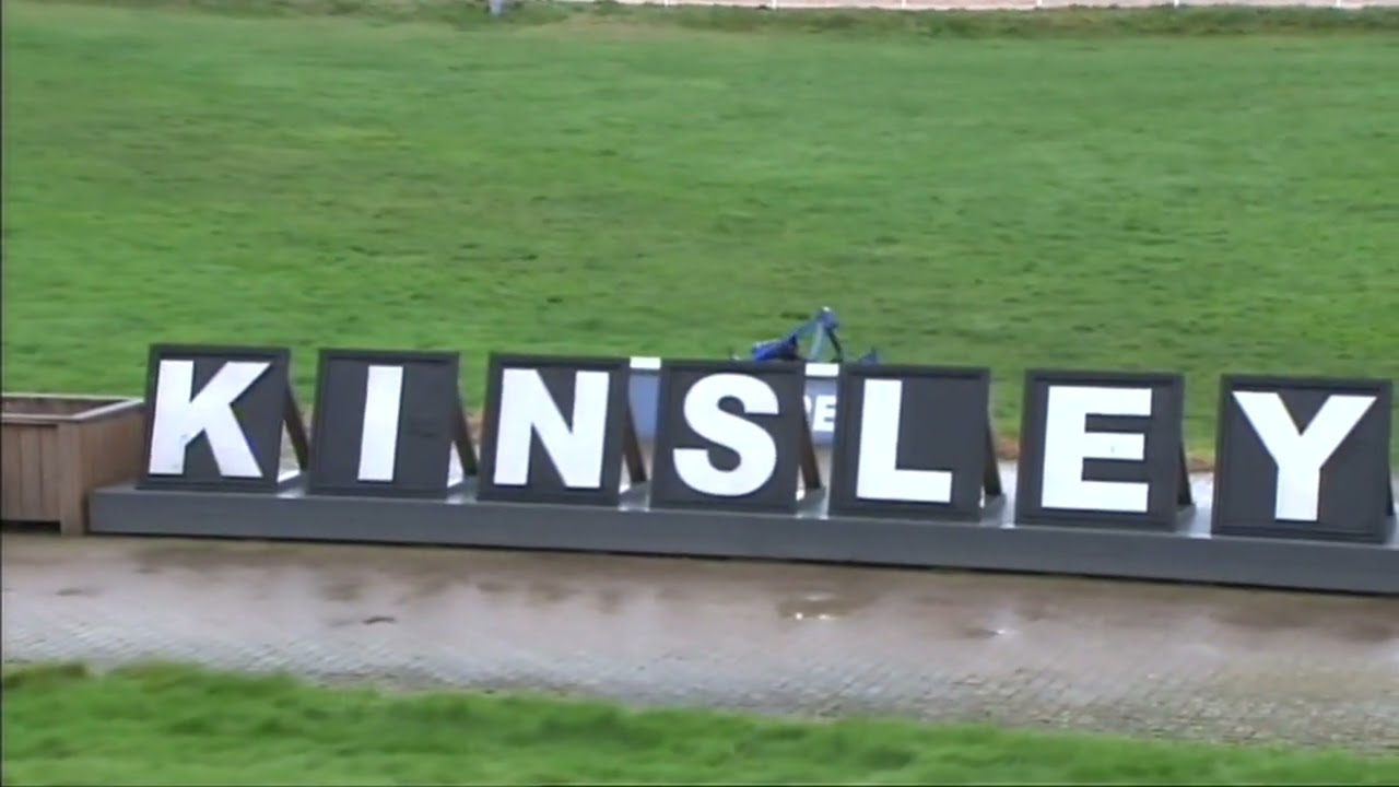 Kinsley Greyhound Races on 4th December 2022