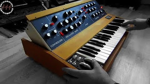 MOOG MINIMOOG Analog Synthesizer (1970) *Number One*