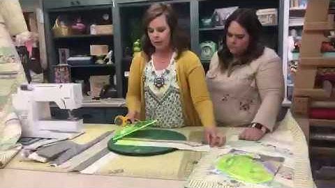 ADORNit DIY Tablerunner