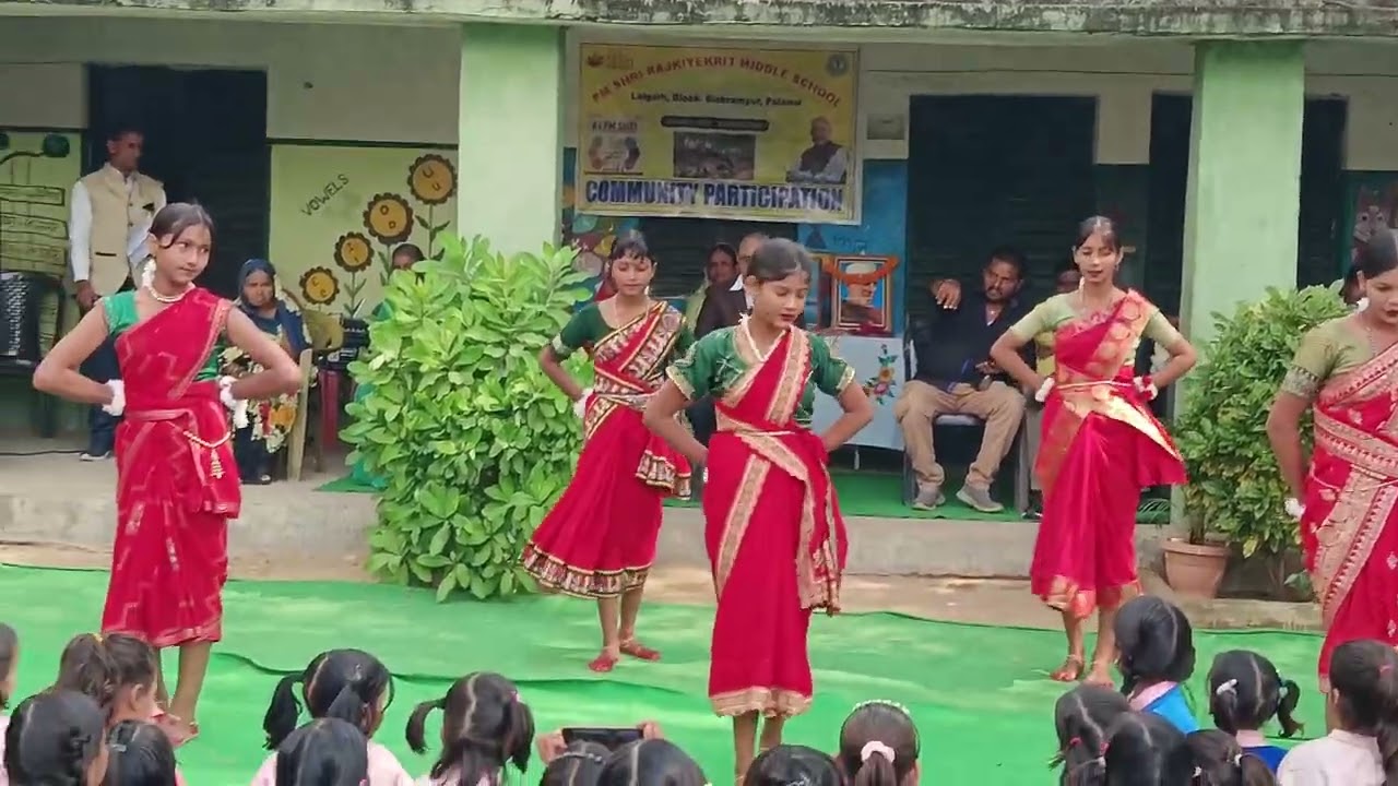 Pm shri rms lalgarh bishrampur school me bal sanskriti karykarm ka aayojan 