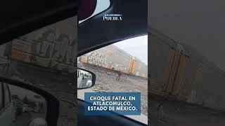 🚄💥 Un tren de carga chocó con un autobús de pasajeros esta mañana en Atlacomulco, #Edomex.