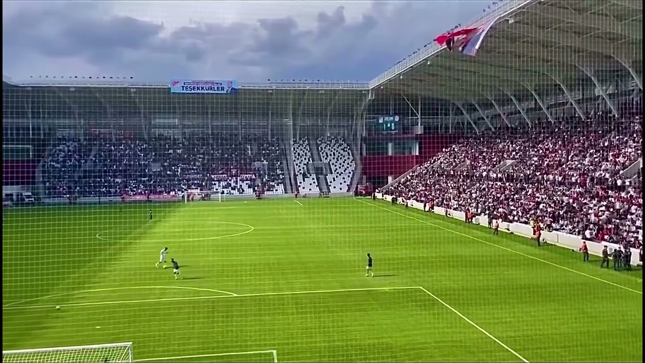 Müslüm Gürses | Elazığspor Tribünleri Yeni Stadyumda İlk Kez | Kim Bilir Kimler Var Şimdi Kalbinde
