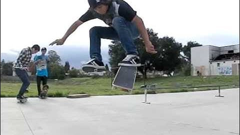 Huge Hardflip [Super Slow-Motion]