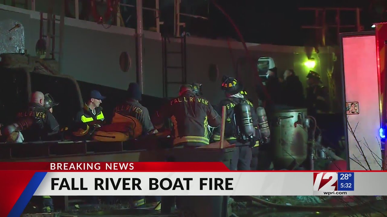 Crews respond to Fall River boat fire - YouTube