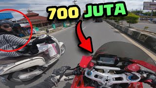 Ke Kampus Pakai Motor 700 Juta