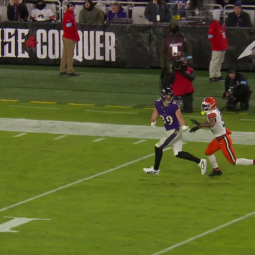 Mark Andrews with a spectacular catch for a 30-yard Gain vs. Cleveland Browns