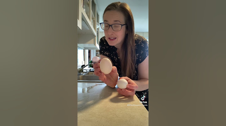 Duck Eggs VS Chicken Eggs #shorts #homesteading