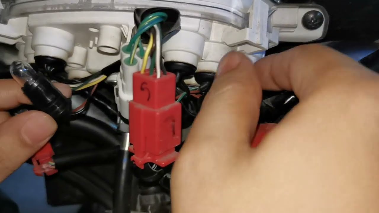 Replace Panel Guage Light - Yamaha Mio Gear, White or Ice Blue? Alin mas bagay?