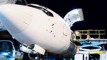 Loading a 737 - Cargo Time Lapse