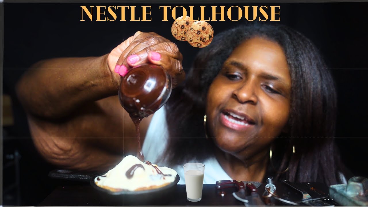 NESTLE TOLL HOUSE GOOEY CHOCOLATE CHIP COOKIE & SALTED CARAMEL ICE