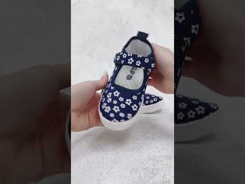 Waldi дитячі капці в садку та для дому, текстильне взуття для дівчат Розмір: 20,21, видео 1