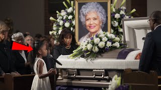 Young Girl Exposes Shocking Truth at Grandmother’s Funeral, Forcing Dad to Call 912...