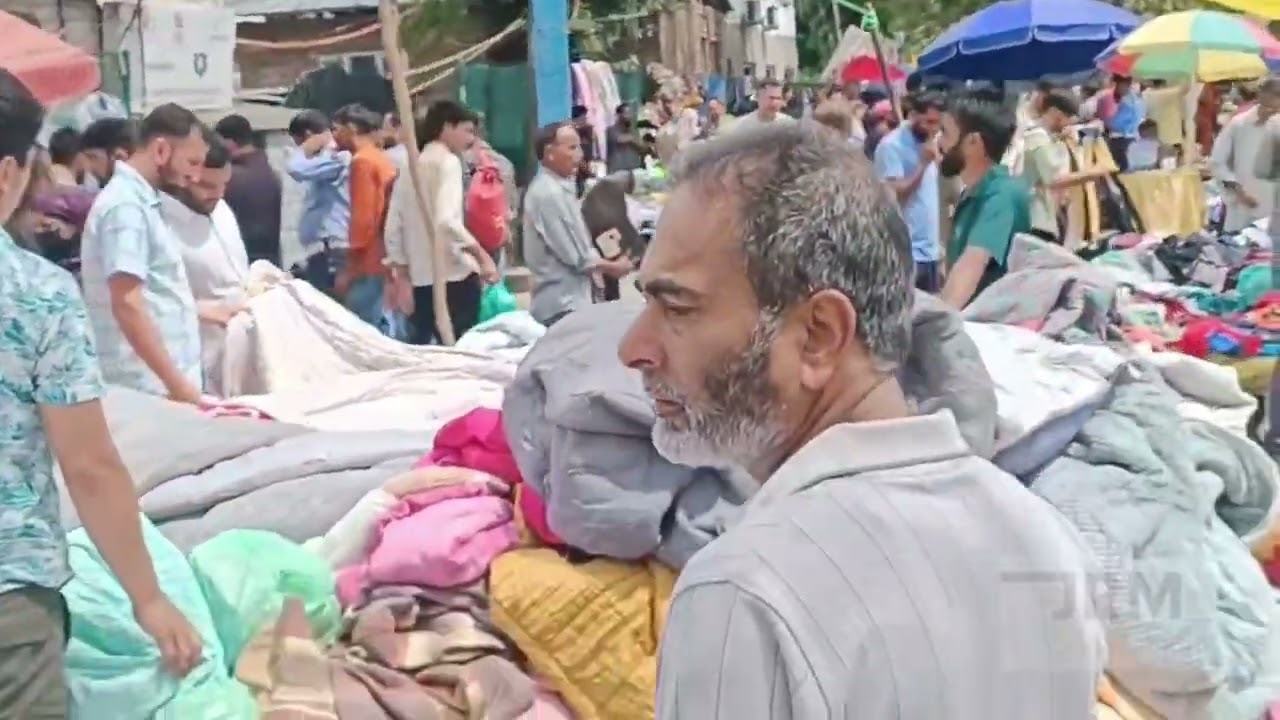 Beautiful Sunday Market Srinagar Kashmir #kashmir #travel #srinagar #kashmirtourism #kashmirvalley 