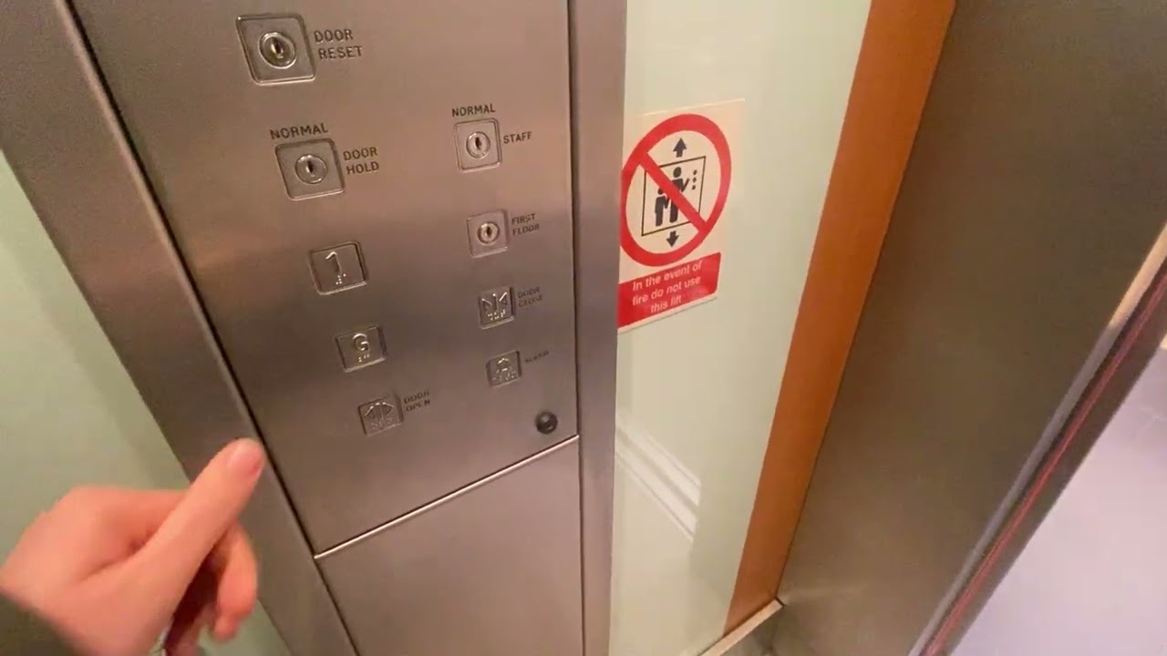 Oakland Lift at Next | Liffey Valley Shopping Centre, Dublin