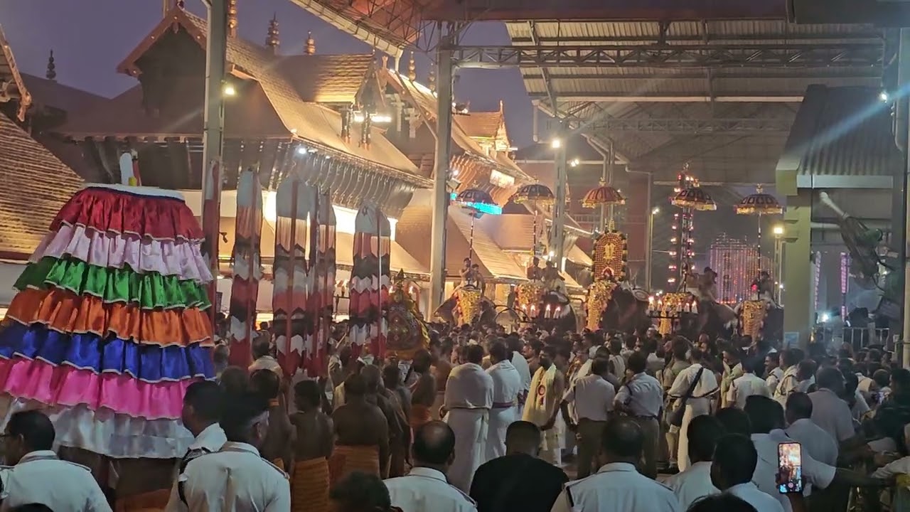 ആറാട്ട് ദിവസം ഭഗവാൻ നഗര പ്രദക്ഷിനത്തിന് ഇറങ്ങുന്നു #guruvayoor #ulsavam #2026 #guruvayoorelephants 