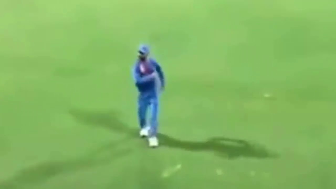 Virat kohli and anil Kapoor dance live from stadium