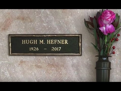 FAMOUS GRAVE TOUR: Hugh Hefner And Marilyn Monroe At Westwood Village Cemetery