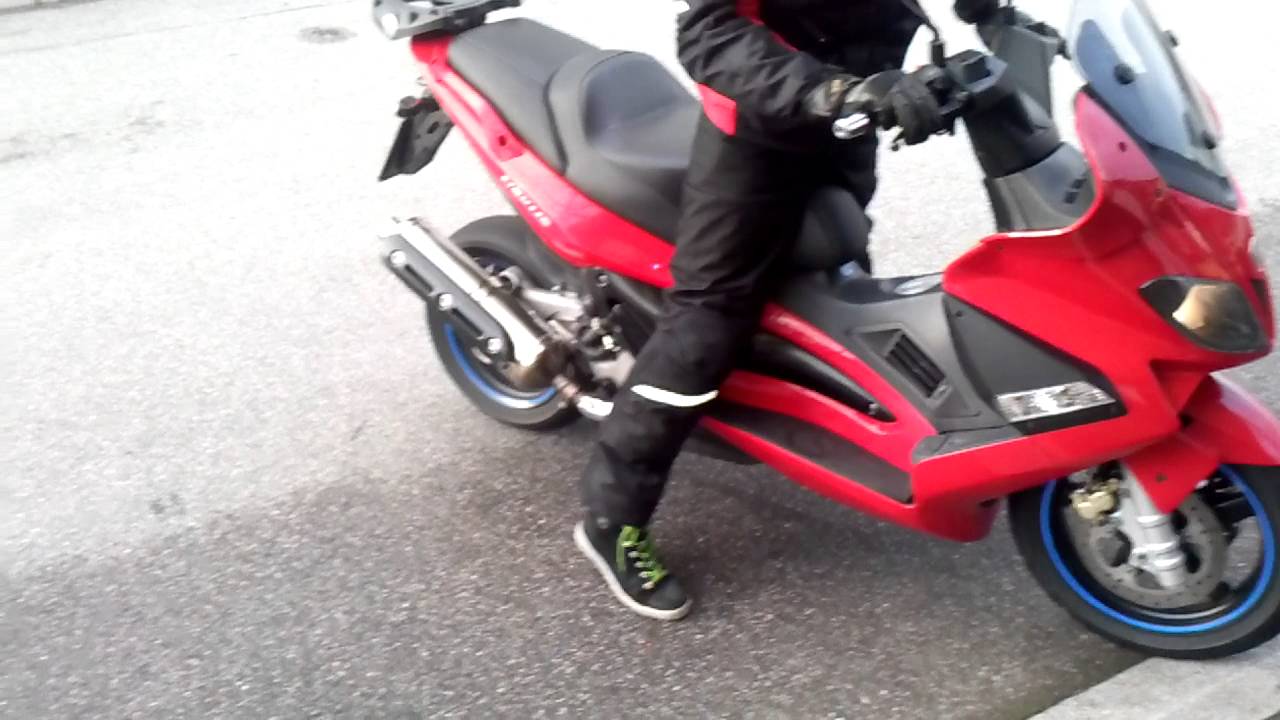 Gilera Nexus 500 - YouTube