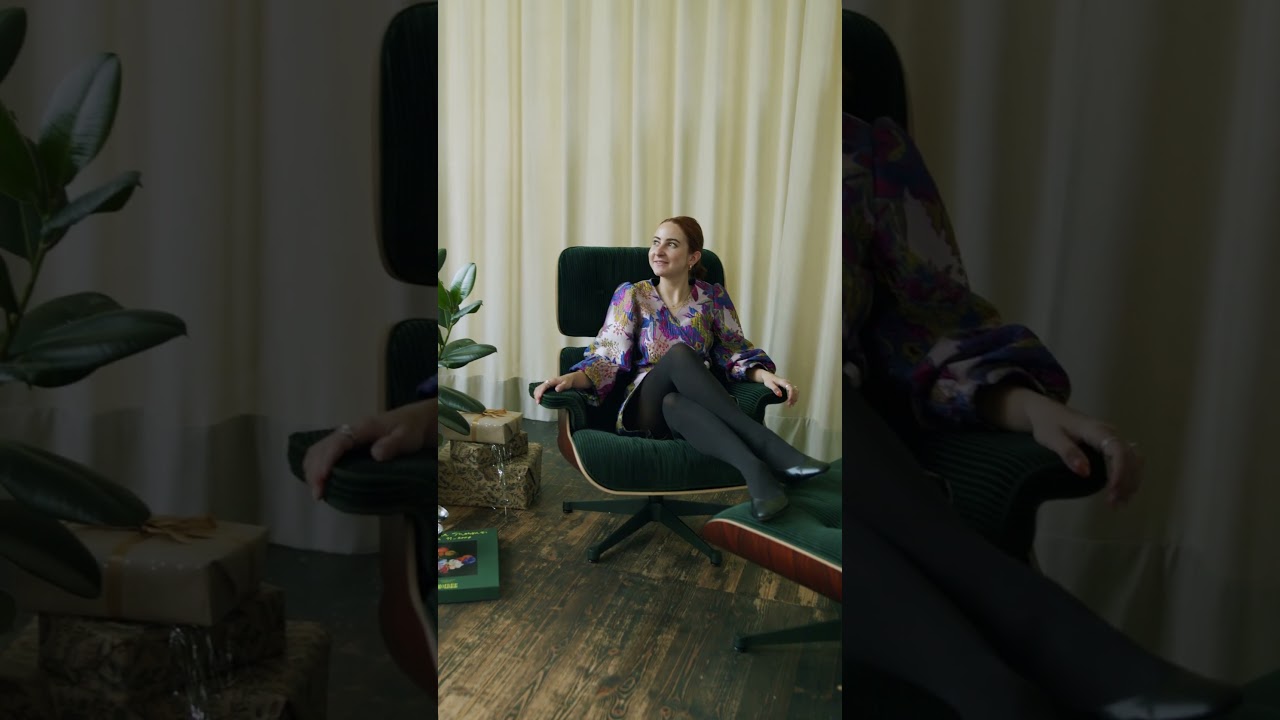 Eames Lounge Chair im ‘Phlox’ von Vitra | Mooris.com