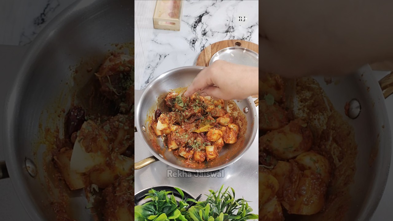 Chatpati puri k sath khane wali alu ki sabji 