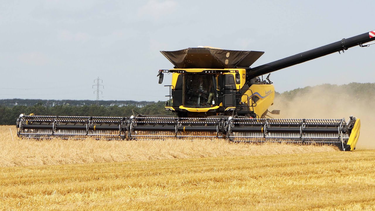 New Holland CR11 with 50ft. MacDon FD250 Header Harvesting Barley | Big Harvest