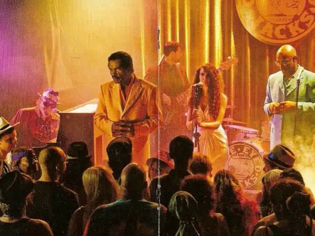 Bobby Rush With Blinddog Smokin' - Stand Back auf YouTube ansehen Bobby Rush With Blinddog Smokin' - Stand Back auf YouTube ansehen