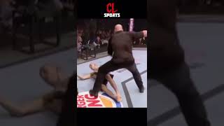 Edson Barboza’s Spinning Wheel Kick KO #UFC #Shorts #ShortsFeed #Knockout #EdsonBarboza