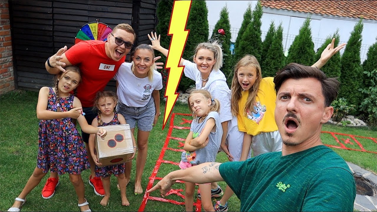 Ajunge PRIMUL la FINIS ca sa SUPRAVETUIESTI! Competitie intre 2 FAMILII play-doh kitchen