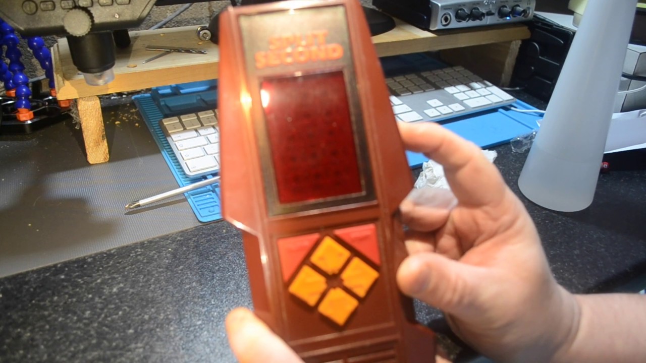 SGNI - 1- 1980's Split Second Handheld Game Repair