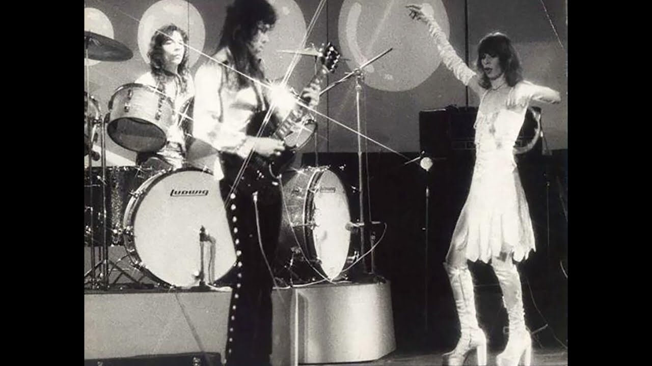 Rita Lee & Tutti Frutti - Tem Uma Cidade (1974) Proto Doom track from Brazil