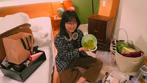 clean & organize my messy room with me (aka gettin...