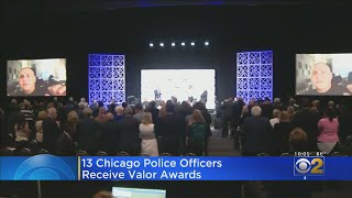 13 Chicago Officers Receive Valor Award