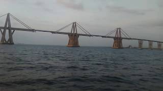 Amanecer en el Puente General Rafael Urdaneta sobre el Lago de Maracaibo