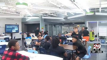 M-Cubed scholars build confidence, discuss aspirations in lunch with Charlottesville leaders