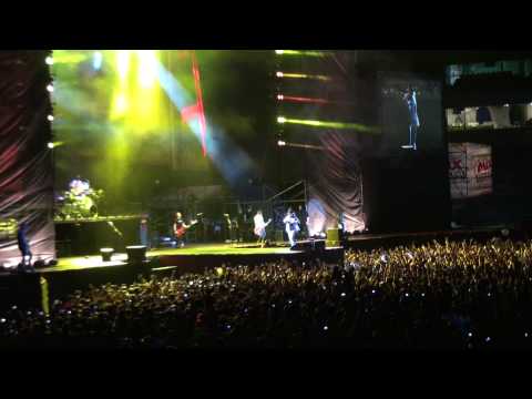 Guns N' Roses - Intro + Chinese Democracy + Welcom...