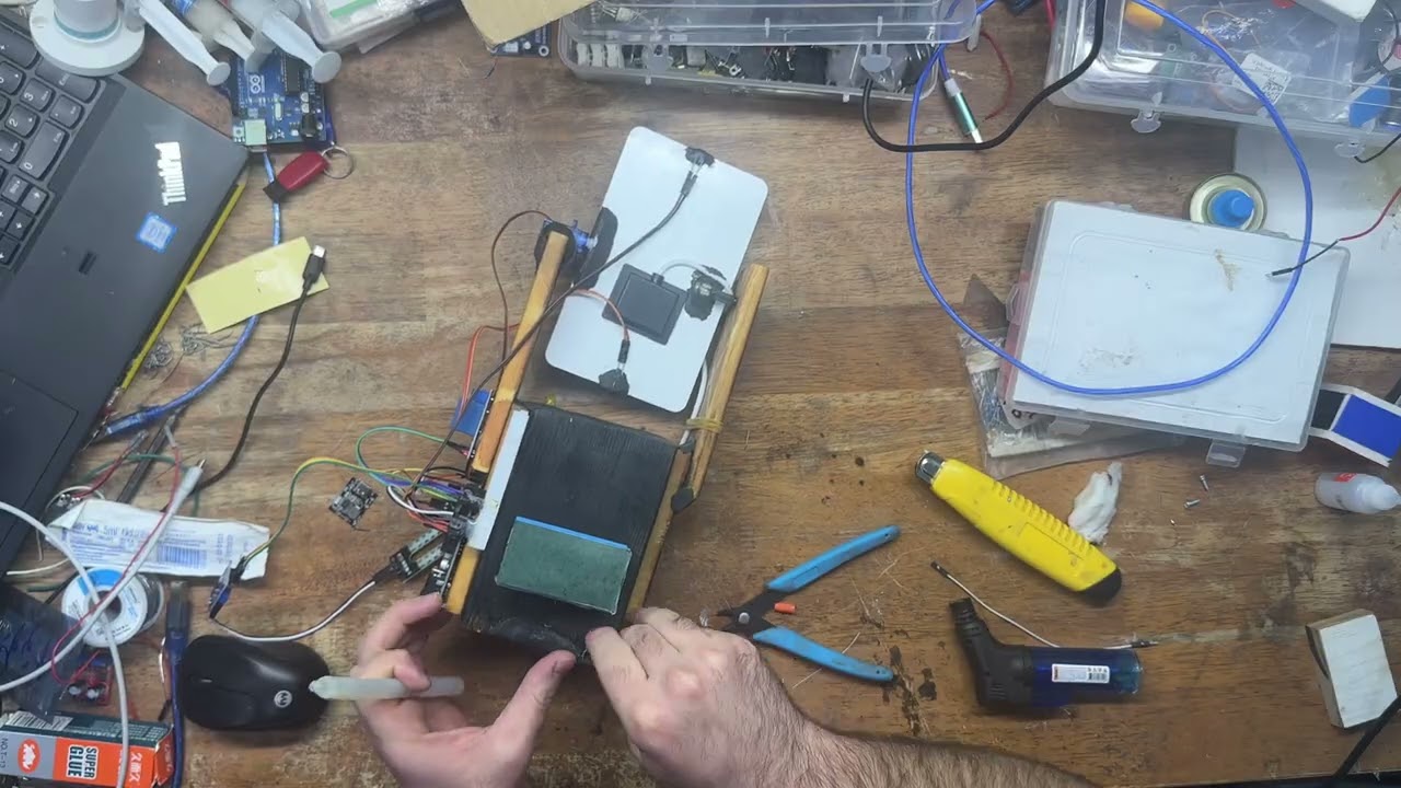 🌿 مشروع أردوينو ذكي لري النباتات تلقائيًا بالطاقة الشمسية مع نظام تتبع الشمس