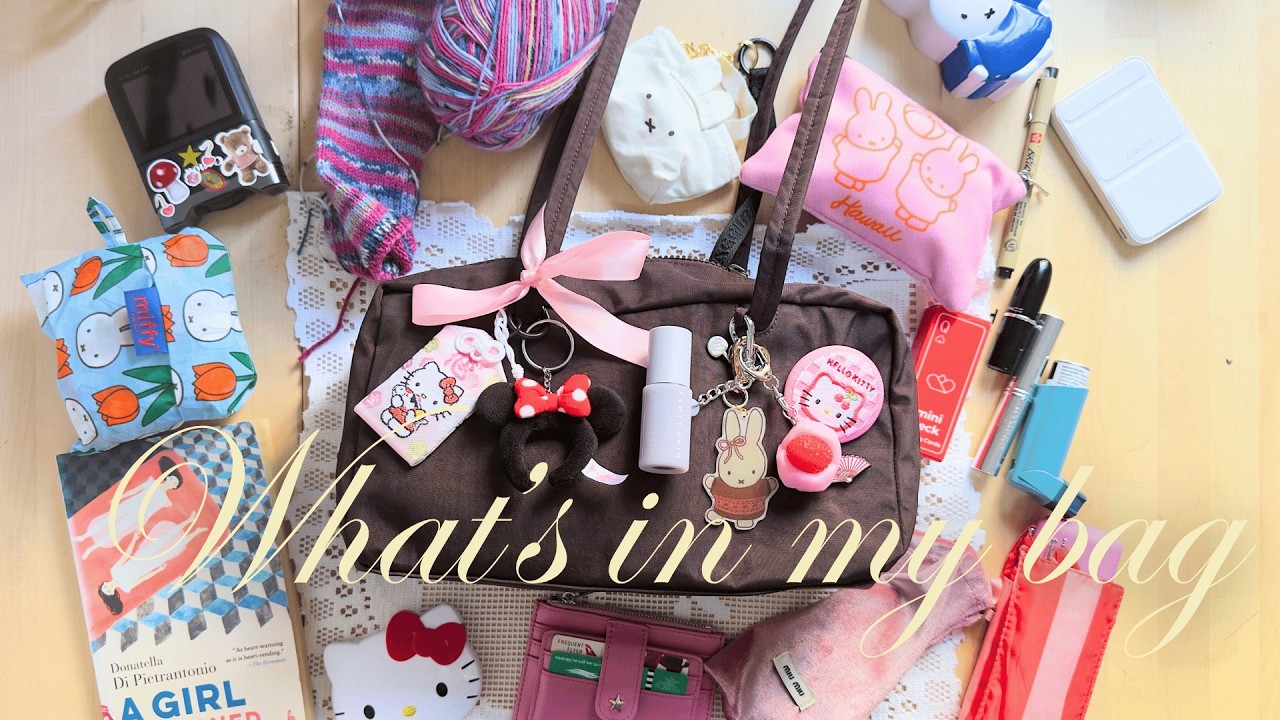 What's in My Bag 👜 Knitter's Essentials & Trinket Girl Edition