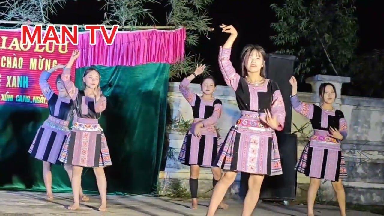 Văn nghệ nữ của HSSV co chàm