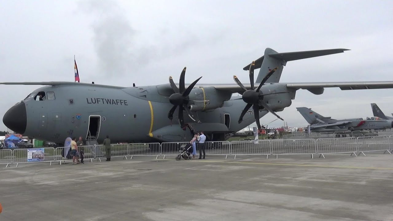 SIAF - Letecký deň 28.8.2022, prehliadka lietadiel a vrtuľníkov