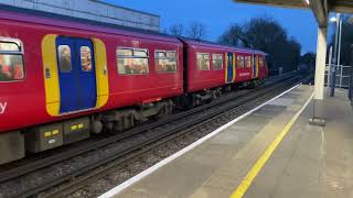 SWR Class 455 (8 coaches) departs Worcester Park