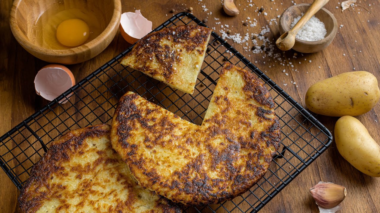 Recette de galette de Pommes de terre, simple et croustillante! YouTube Recette de galette de Pommes de terre, simple et croustillante! YouTube